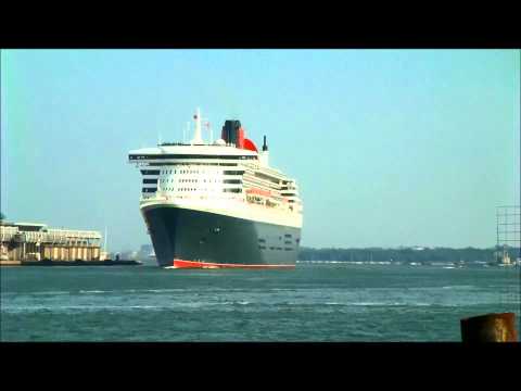 Queen Mary 2 sounding her Horn while departing Southampton - July 13th, 2013