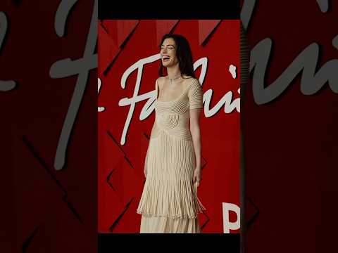 ✨𝐀𝐧𝐧𝐞 𝐇𝐚𝐭𝐡𝐚𝐰𝐚𝐲’𝐬 𝐒𝐭𝐲𝐥𝐞✨ #annehathaway #fashion #fyp #shorts