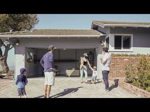 A Busy Open House in Motion