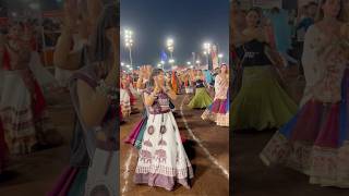 #garba #garbanavratri #ytshorts #ytvideo #viralvideo #viralshort #song #music #bollywood