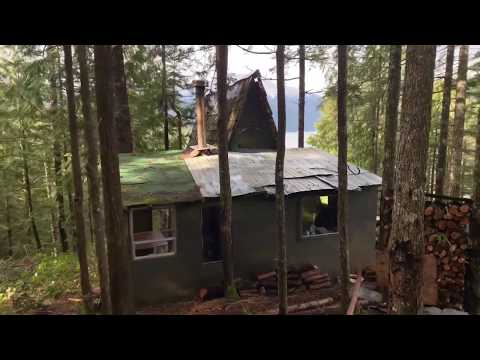 DISCOVERED HIDDEN SECRET CABIN IN THE WOODS