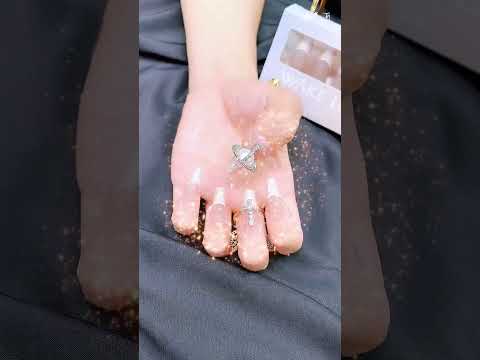 WakeLuck薇萊可丨繁星點點，人心閃閃。世俗紛擾，竟也映於我身。