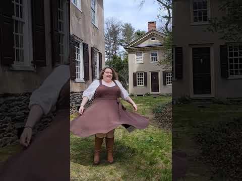 Messing around in Philadelphia in the #artistaprondress I made on the livestream.