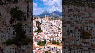 whitewashed houses, narrow cobbled streets, Altea in Spain. #travelspain #spain #travel