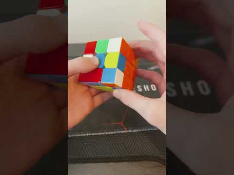 Cube on beat :) #cubingshorts #onbeat #fast