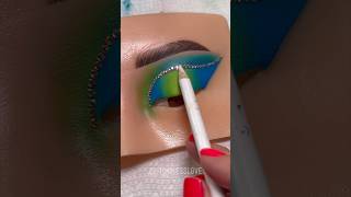🐸#makeuplooks #eyemakeuptutorial #eyemakeup #cutcreaseeyemakeup #cutcreasetutorial #cutcreaselook