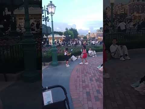 Family Time in Hongkong, Disneyland.