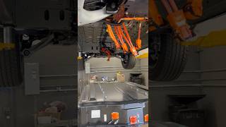 Hummer EV Battery Replacement - MASSIVE BATTERY! 🔋 #gmc #ev #electricvehicle #hummer #tesla