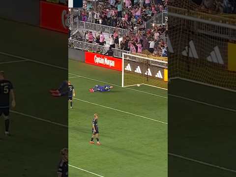 Epic Teamwork: Messi and Friends Combine for Stunning Goal #messi #football #viralvideo#messiskills