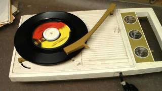 sears portable record player -  DYNAMITE LOVIN' JACKIE ROSS 45 USA