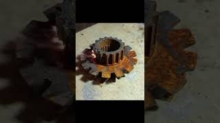 laser cleaning of rust on automotive gears #laserrustremoval #cleaning #laser #lasercleaningmachine