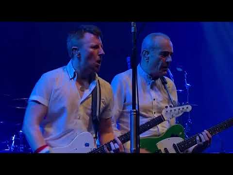 Status Quo - medley - Your In The Army Now/Roll Over Lay Down  - Veenhoop 29-07-2022 LIVE