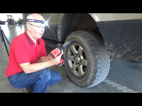 2007 Ford Expedition Rear Brake Pads - Brake Shoes - Rotors & Right Rear Hub Assembly Removal.