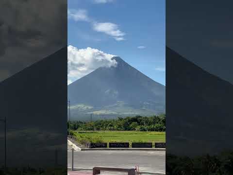 Majestic  beauty of Mayon Volcano🌋#nature #volcanos #mothernaturesbeauty #motherearth #perfectcone