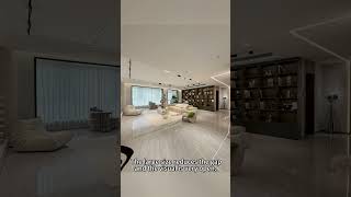 To make the living room look grand, the choice of floor tiles is crucial.