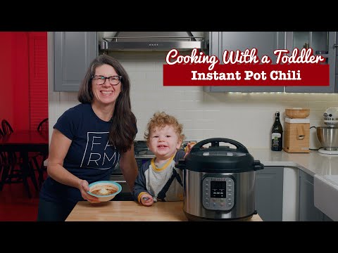 Easy Instant Pot Chili Recipe // Cooking With A Toddler