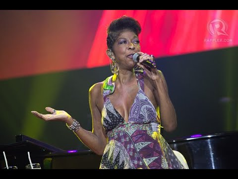 Natalie Cole - Unforgettable (Duet with Nat King Cole) Last Live Performance