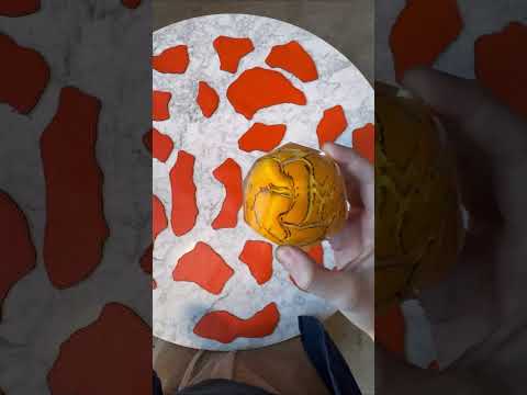 Creating a ball that has the panel shapes of a peeled orange