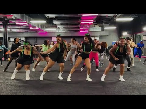 INTENSE TWERK WORKOUT | EASY TO FOLLOW | NO EQUIPMENT NEEDED | “WALK IT OUT” BY UNK ROUTINE