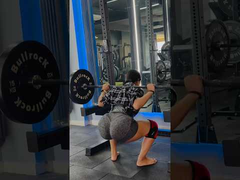 Squats sikhe || booty exercise || how to do workout in gym #baccabucci #cinnamonkitchen