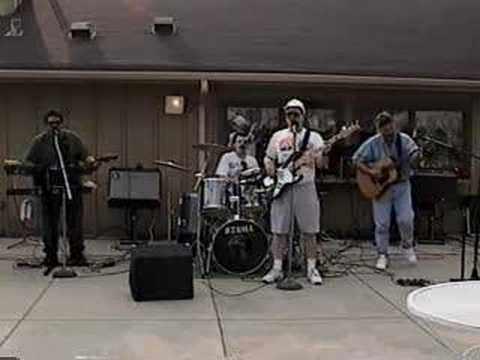 Amelda Mikes - We Close Our Eyes (live GBD Roselle IL)