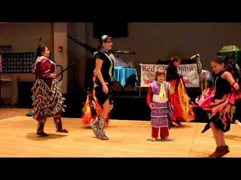 Red Cliff Drum & Dance Troupe