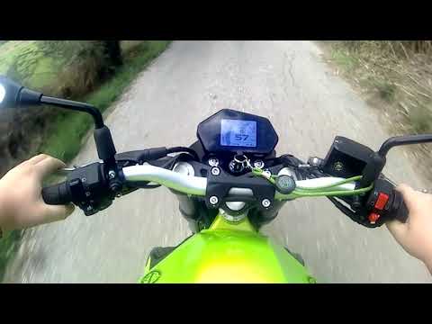 Benelli 302s ride, volta na menina