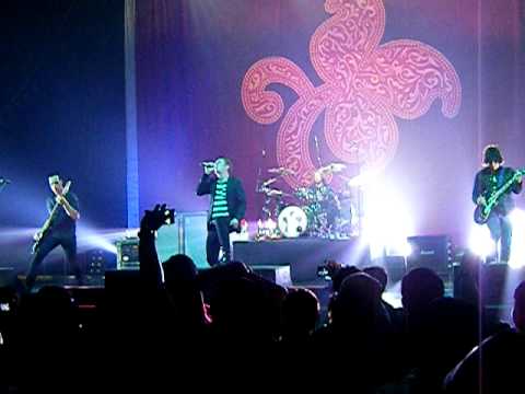 Stone temple Pilots - Dead And Bloated (Live in Manila 030911)