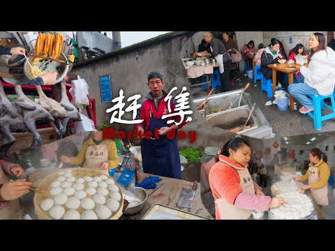 Delicious China sichuan Bustling Market with Warm Vendors, Fresh Local Food & Traditional Snacks