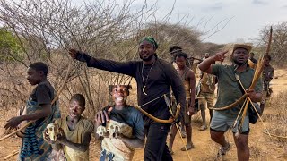 Surviving like the hadza tribe - Hadza hunters camp inside this Baobab tree - Tanzania 🇹🇿 Ep36