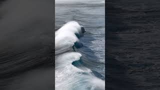 Need a moment of peace? Watch the full 17-minute video #backgroundvisuals #waves #yoga #flow