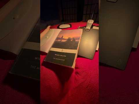 Short Late Night Reading Session 🌙📖✍️🛋️
