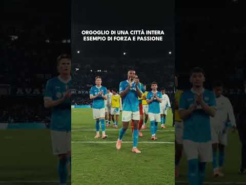 L’applauso che unisce campo e gradoni: gratitudine e passione.