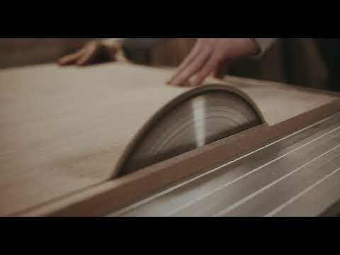 👉A Carpenter Cutting Wood with a Circular Saw 👈   woodworking