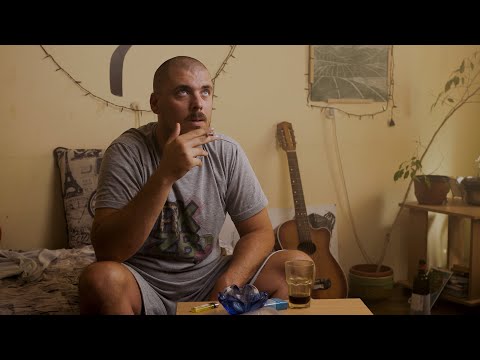 Komšija koji stalno nešto buši