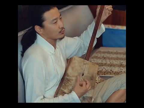 The Hu band’s member playing tovshuur and singing khoomei