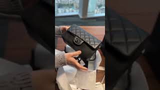 Intricately crafts bags with classic elements as their soul, paired with top-notch materials#chanel