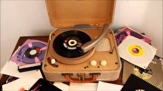 RCA Victor portable record player 7-EMP-2k
