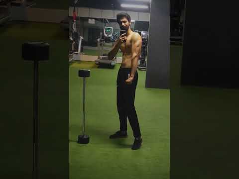 shredded gym poses