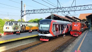 TOP RAMAINYA KERETA API DI STASIUN GAMBIR JAKARTA !! Spesial Lokomotif RnB, Kereta Argo, KRL China