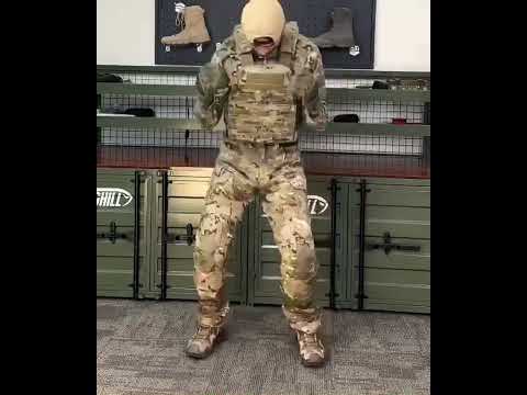Men's Camouflage Tactical Outfit: Where Wilderness Meets Style