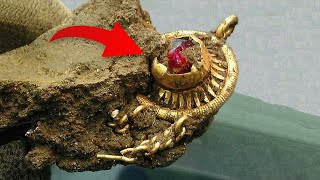 8 Incredible Archaeological Finds of Ancient Treasures and Artifacts