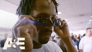 Airline: Prankster Fakes Poor Eyesight To Get Priority Boarding | A&E