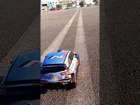 macchina radiocomandata  hyundai i20 wrc piccola prova accelerazione..