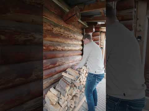 Beautiful log cabin on 5 acres!!