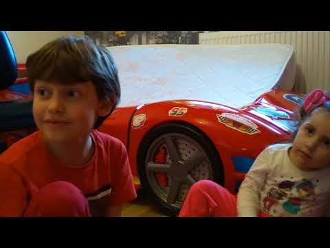 Tasinma asamasindaki omer efe odasini toplamaya calisirsa🤔