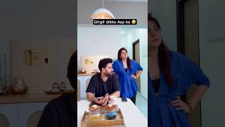 Itni jaldi to girgit bhi rang Nahi  badalta 🤣 #comedy #nehabagga #restykamboj