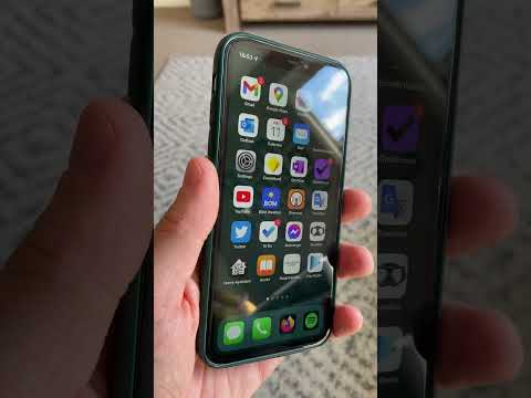 Taking a screenshot with one hand
