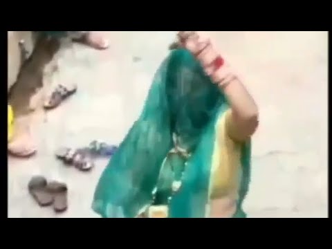 #Short Video ! हरी साडी वाली भाभी का डांस ! वायरल भाभी डांस ! ऐ घर मेरो पीछे गांव मे! New virul song