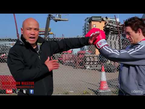 Wing Chun Master : Headbutt then Chop Throat - Street Fight